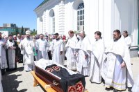 10-В Андреевском кафедральном соборе состоялось отпевание архимандрита Спиридона (Теплухина)