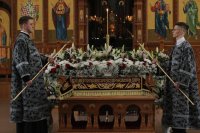 8-Погребение Плащаницы в Андреевском кафедральном соборе