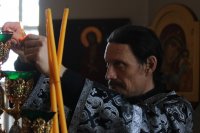 4-Епископ Амфилохий совершил Литургию Преждеосвященных Даров в Троицком  храме Усть-Каменогорска 