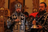 35-Епископ Амфилохий совершил Литургию Преждеосвященных Даров в Троицком  храме Усть-Каменогорска 