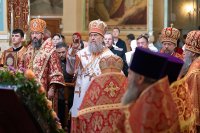 5-Отдание праздника Святой Пасхи. Архиепископ Усть-Каменогорский и Семипалатинский Амфилохий сослужил митрополиту Александру за Литургией в Никольском соборе Южной столицы.