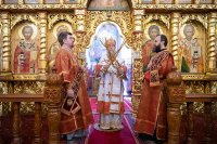 8-Отдание праздника Святой Пасхи. Архиепископ Усть-Каменогорский и Семипалатинский Амфилохий сослужил митрополиту Александру за Литургией в Никольском соборе Южной столицы.