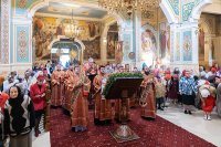 11-Отдание праздника Святой Пасхи. Архиепископ Усть-Каменогорский и Семипалатинский Амфилохий сослужил митрополиту Александру за Литургией в Никольском соборе Южной столицы.