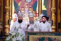 4-В праздник Вознесения Господня управляющий Усть-Каменогорской и Семипалатинской епархией сослужил Главе Митрополичьего округа за Литургией в Вознесенском соборе Южной столицы