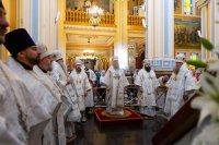 5-В праздник Вознесения Господня управляющий Усть-Каменогорской и Семипалатинской епархией сослужил Главе Митрополичьего округа за Литургией в Вознесенском соборе Южной столицы