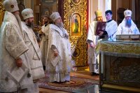7-В праздник Вознесения Господня управляющий Усть-Каменогорской и Семипалатинской епархией сослужил Главе Митрополичьего округа за Литургией в Вознесенском соборе Южной столицы