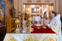 11-В праздник Вознесения Господня управляющий Усть-Каменогорской и Семипалатинской епархией сослужил Главе Митрополичьего округа за Литургией в Вознесенском соборе Южной столицы