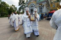 21-В праздник Вознесения Господня управляющий Усть-Каменогорской и Семипалатинской епархией сослужил Главе Митрополичьего округа за Литургией в Вознесенском соборе Южной столицы