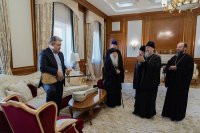 2-Глава и архипастыри Казахстанского Митрополичьего округа посетили Посольство Республики Казахстан в Москве 