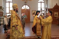 9-Архиепископ Амфилохий совершил Божественную Литургию в Андреевском кафедральном соборе
