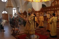 11-Архиепископ Амфилохий совершил Божественную Литургию в Андреевском кафедральном соборе