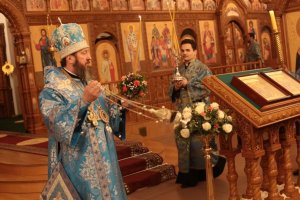 Накануне праздника Введения во храм Пресвятой Богородицы Управляющий Усть-Каменогорской и Семипалатинской епархией совершил всенощное бдение в Андреевском кафедральном соборе
