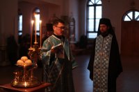 15-Накануне праздника Введения во храм Пресвятой Богородицы Управляющий Усть-Каменогорской и Семипалатинской епархией совершил всенощное бдение в Андреевском кафедральном соборе