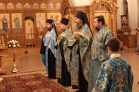 23-Накануне праздника Введения во храм Пресвятой Богородицы Управляющий Усть-Каменогорской и Семипалатинской епархией совершил всенощное бдение в Андреевском кафедральном соборе