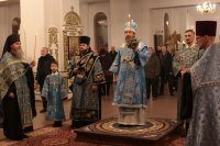 25-Накануне праздника Введения во храм Пресвятой Богородицы Управляющий Усть-Каменогорской и Семипалатинской епархией совершил всенощное бдение в Андреевском кафедральном соборе