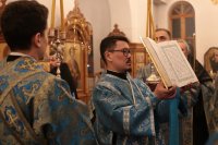 27-Накануне праздника Введения во храм Пресвятой Богородицы Управляющий Усть-Каменогорской и Семипалатинской епархией совершил всенощное бдение в Андреевском кафедральном соборе