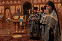 31-Накануне праздника Введения во храм Пресвятой Богородицы Управляющий Усть-Каменогорской и Семипалатинской епархией совершил всенощное бдение в Андреевском кафедральном соборе