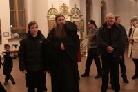 33-Накануне праздника Введения во храм Пресвятой Богородицы Управляющий Усть-Каменогорской и Семипалатинской епархией совершил всенощное бдение в Андреевском кафедральном соборе