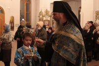 36-Накануне праздника Введения во храм Пресвятой Богородицы Управляющий Усть-Каменогорской и Семипалатинской епархией совершил всенощное бдение в Андреевском кафедральном соборе