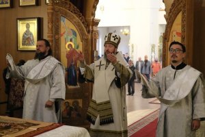 Память святых отцов Вселенских Соборов. Архиепископ Амфилохий совершил Божественную Литургию в Андреевском кафедральном соборе столицы Рудного Алтая.