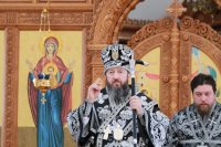1-Епископ Амфилохий возглавил служение Божественной Литургии Преждеосвященных Даров