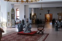 6-Епископ Амфилохий возглавил служение Божественной Литургии Преждеосвященных Даров