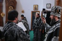 15-Епископ Амфилохий возглавил служение Божественной Литургии Преждеосвященных Даров