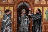 19-Епископ Амфилохий возглавил служение Божественной Литургии Преждеосвященных Даров