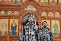 22-Епископ Амфилохий возглавил служение Божественной Литургии Преждеосвященных Даров