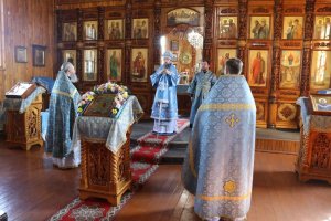 Служение епископа Амфилохия в Покровском храме Усть-Каменогорска