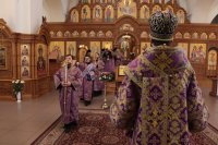 7-В Неделю 5-ю Великого поста епископ Амфилохий совершил Божественную Литургию в Андреевском кафедральном соборе