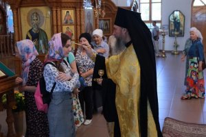 Праздничное архипастырское служение в канун дня памяти святых первоверховных апостолов Петра и Павла