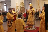 4-В день Усекновения главы Иоанна Крестителя архиепископ Амфилохий совершил Божественную Литургию в Андреевском кафедральном соборе