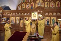 10-В Андреевском соборе торжественно встретили чтимую икону Божией Матери