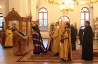 4-Архиепископ Амфилохий совершил Божественную Литургию в главном храме Восточного Казахстана