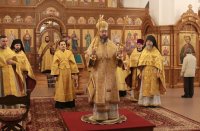 12-Архиепископ Амфилохий совершил Божественную Литургию в главном храме Восточного Казахстана