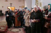3-Митрополит Александр доставил в Усть-Каменогорск ковчег с мощами блаженной Матроны Московской