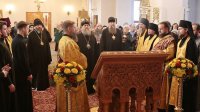5-Митрополит Александр доставил в Усть-Каменогорск ковчег с мощами блаженной Матроны Московской