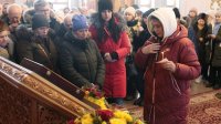 9-Митрополит Александр доставил в Усть-Каменогорск ковчег с мощами блаженной Матроны Московской