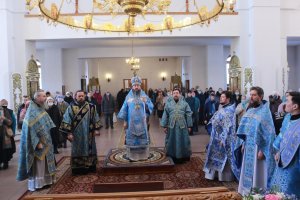 Праздник Сретения Господня. Божественная Литургия в Андреевском кафедральном соборе.