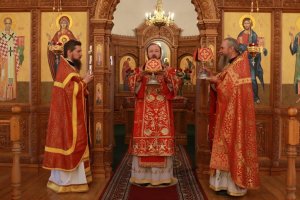 Божественная Литургия в Неделю 4-ю по Пасхе