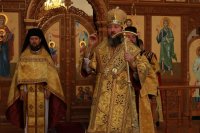 2-В день памяти святых Царственных мучеников архиепископ Амфилохий совершил Божественную Литургию в Андреевском кафедральном соборе