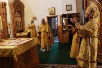 27-В день памяти святых Царственных мучеников архиепископ Амфилохий совершил Божественную Литургию в Андреевском кафедральном соборе