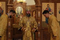 37-В день памяти святых Царственных мучеников архиепископ Амфилохий совершил Божественную Литургию в Андреевском кафедральном соборе