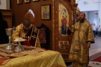 43-В день памяти святых Царственных мучеников архиепископ Амфилохий совершил Божественную Литургию в Андреевском кафедральном соборе