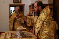 44-В день памяти святых Царственных мучеников архиепископ Амфилохий совершил Божественную Литургию в Андреевском кафедральном соборе