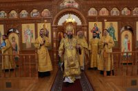 61-В день памяти святых Царственных мучеников архиепископ Амфилохий совершил Божественную Литургию в Андреевском кафедральном соборе