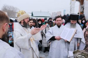Православные христиане Восточного Казахстана молитвенно встретили праздник Богоявления Господня