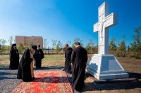 2-Участники празднования дня памяти Казахстанских святых совершили молитву на месте подвигов новомучениц Акмолинских