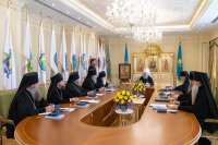 2-Архиепископ Усть-Каменогорский и Семипалатинский Амфилохий принял участие в заседании Синода Православной Церкви Казахстана в Алматы